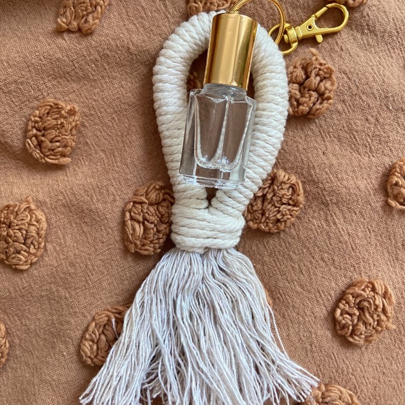 *NEW* Essential Oil Keychain handmade by me - Picture 2 of 4